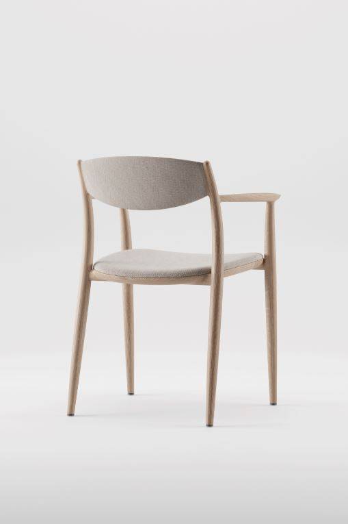 Chaise Nila par Artisan